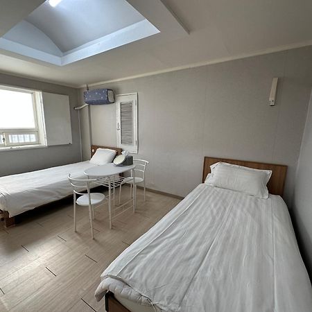 Daegu Dongseongro Gyeong'S Hostel Exterior photo