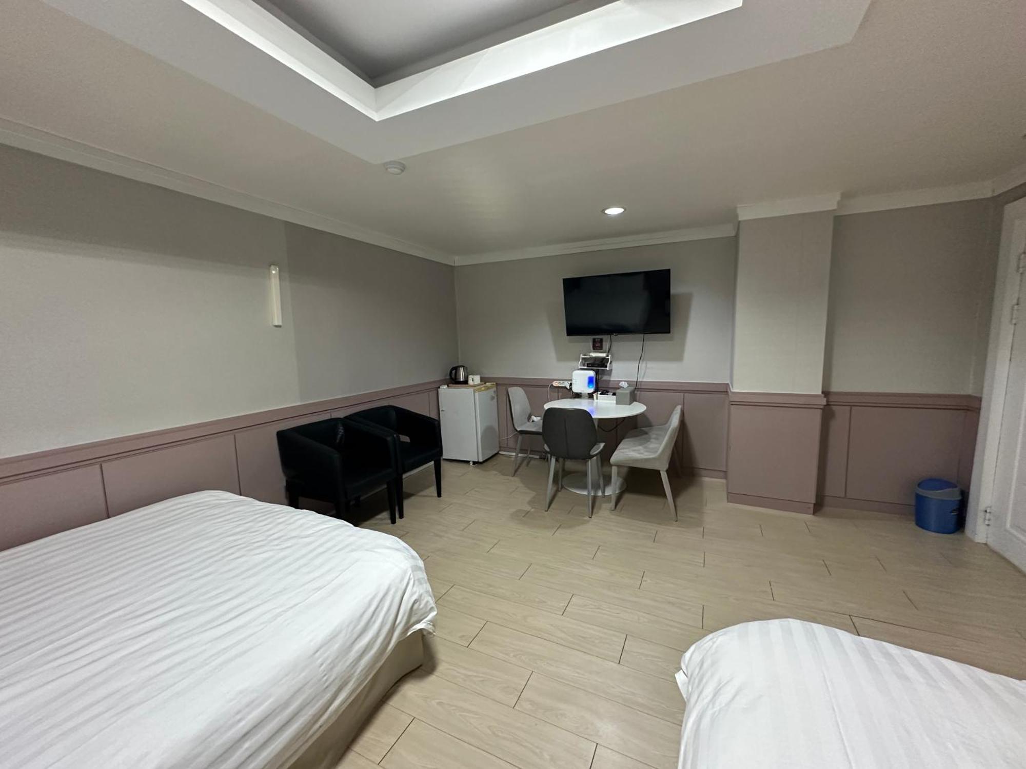 Daegu Dongseongro Gyeong'S Hostel Exterior photo