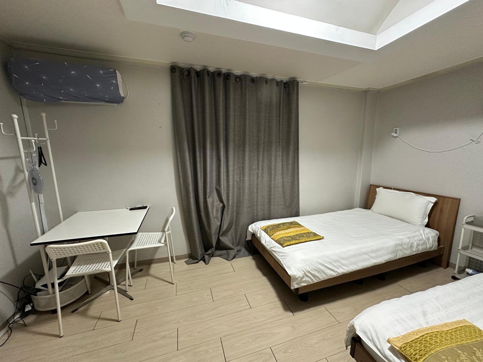 Daegu Dongseongro Gyeong'S Hostel Exterior photo