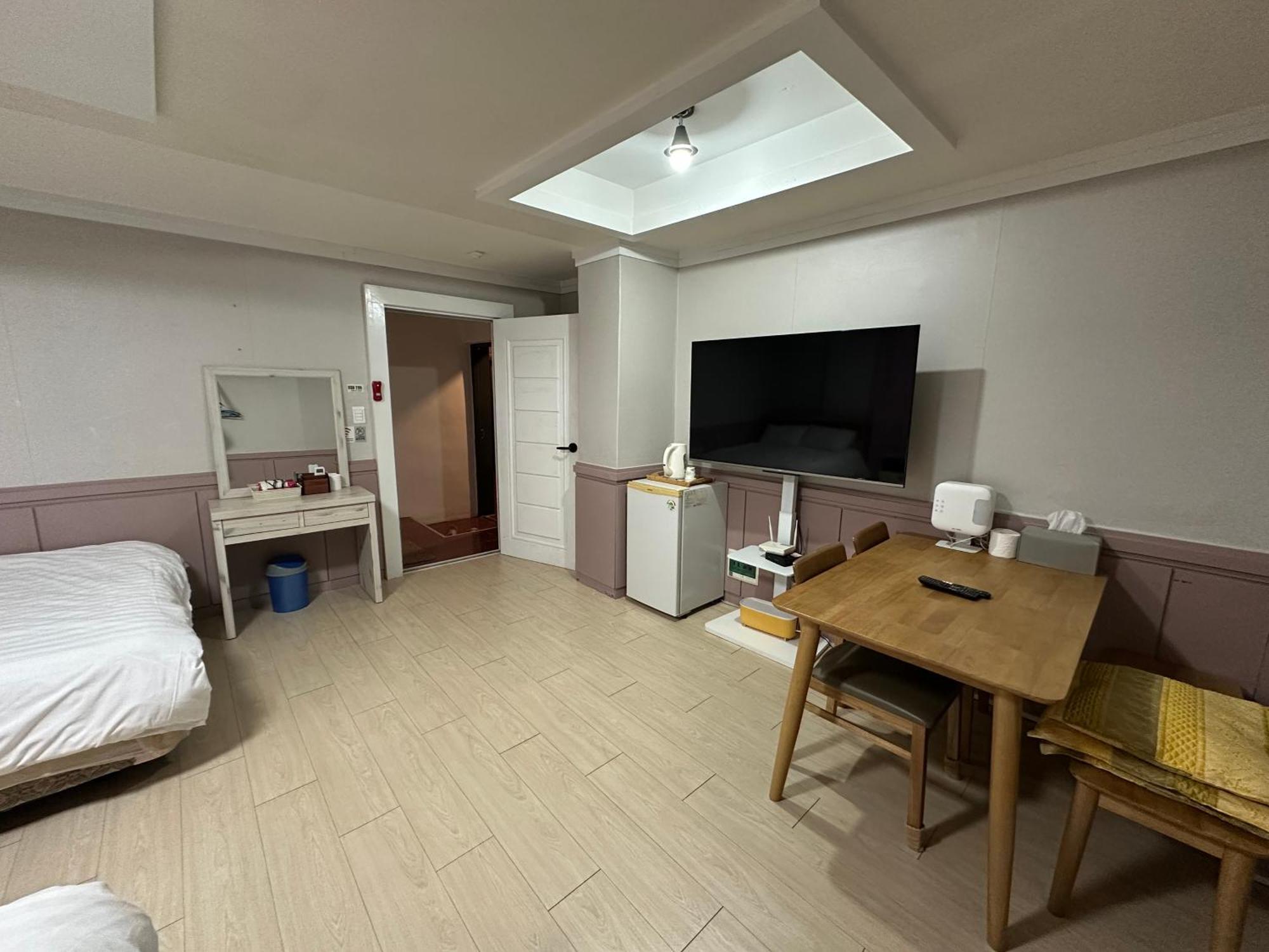 Daegu Dongseongro Gyeong'S Hostel Exterior photo