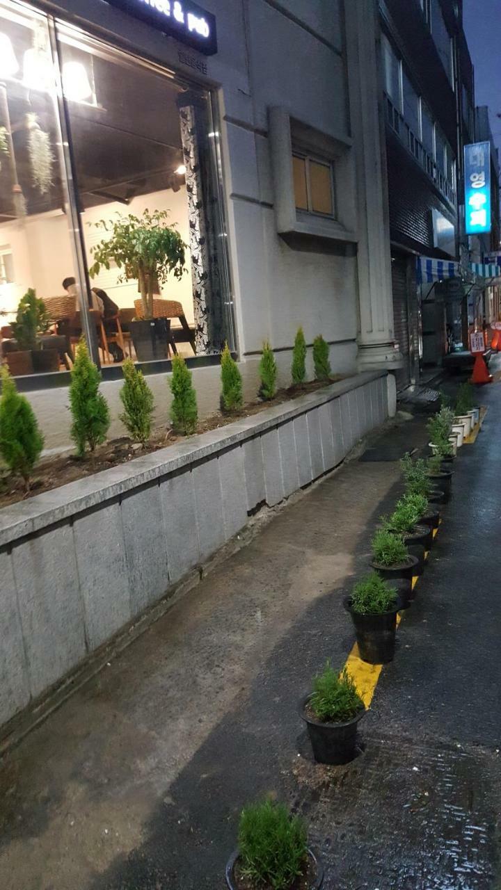 Daegu Dongseongro Gyeong'S Hostel Exterior photo