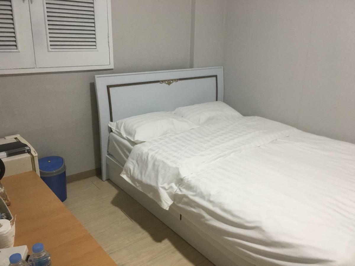 Daegu Dongseongro Gyeong'S Hostel Exterior photo