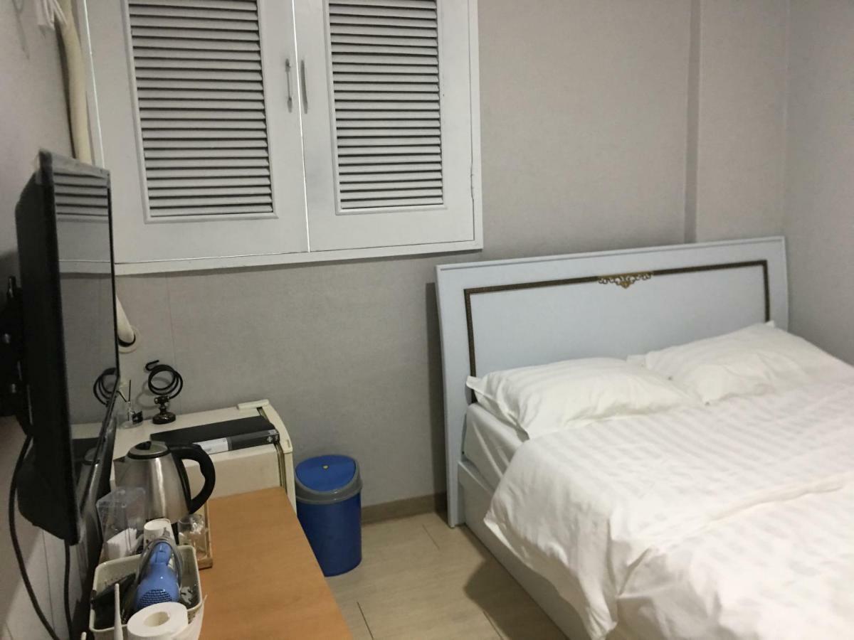 Daegu Dongseongro Gyeong'S Hostel Exterior photo