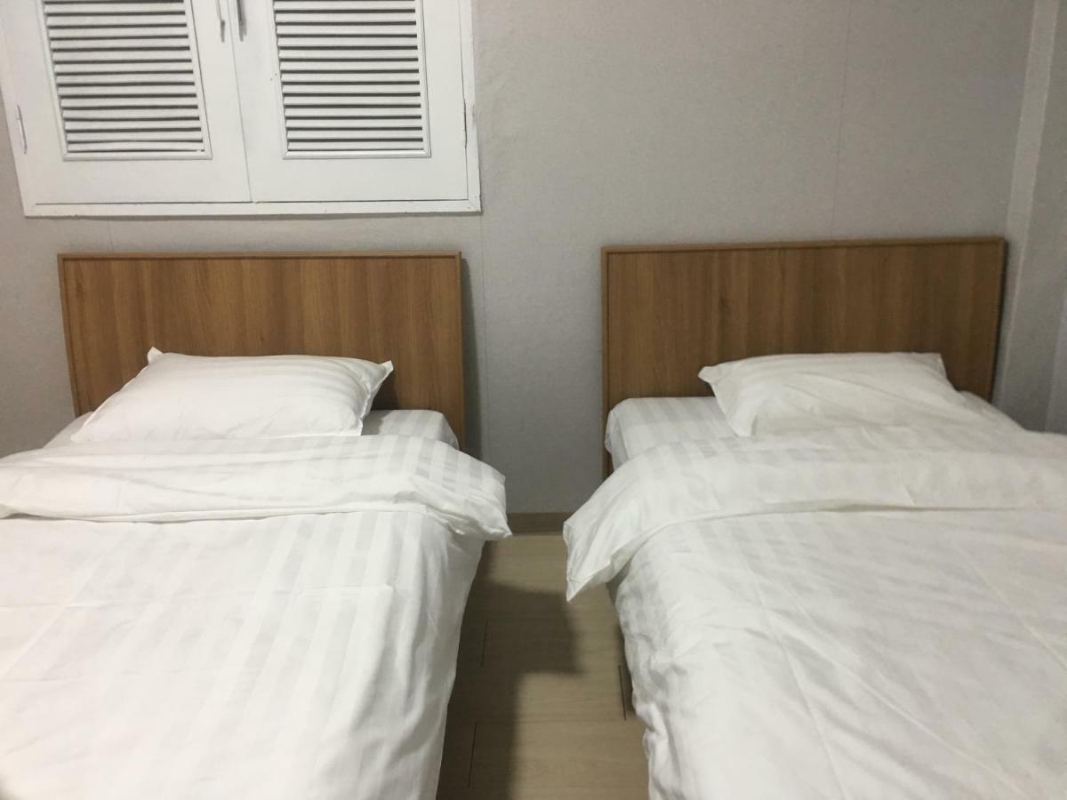Daegu Dongseongro Gyeong'S Hostel Exterior photo
