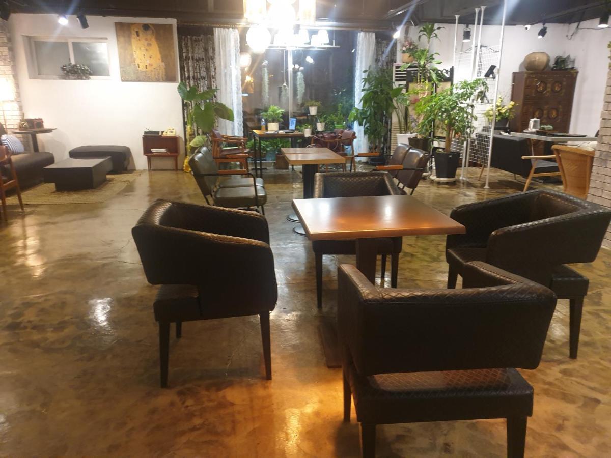 Daegu Dongseongro Gyeong'S Hostel Exterior photo
